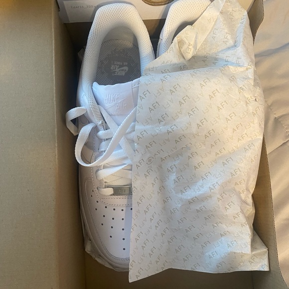 Nike Air Force one shoes - Picture 9 of 10